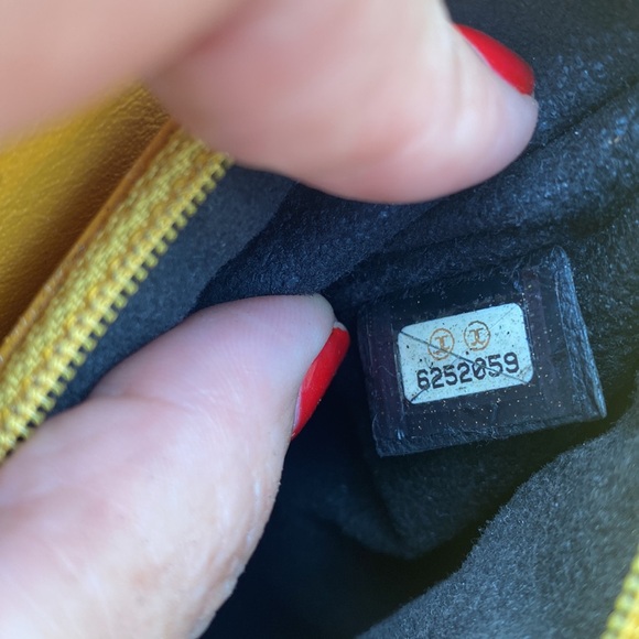 Chanel Tote 8”x10” - Picture 12 of 16